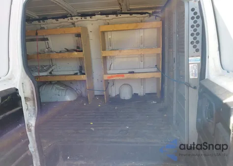 2015 Chevrolet Express 2500 Work Van z USA, uszkodzony, nr VIN 1GCWGFCF6F1128870